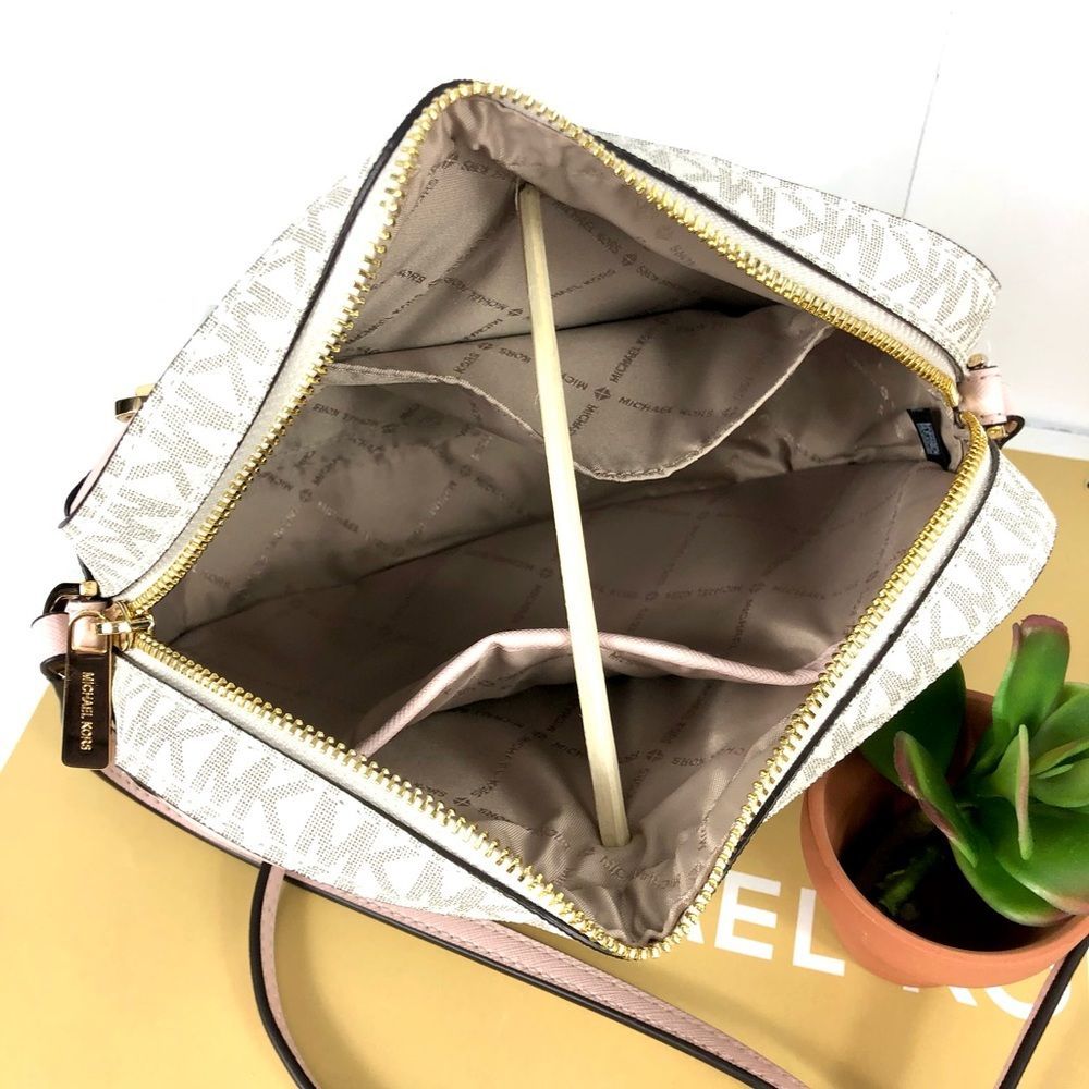 Michael Kors EW Crossbody Bag Vanilla - Picture 7 of 7